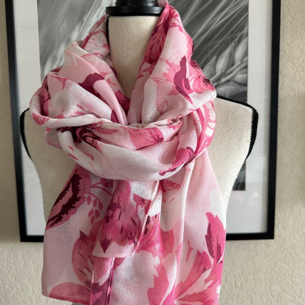 Rectangle Oversized Scarf Pink Large Roses Design - Picture 3 of 4